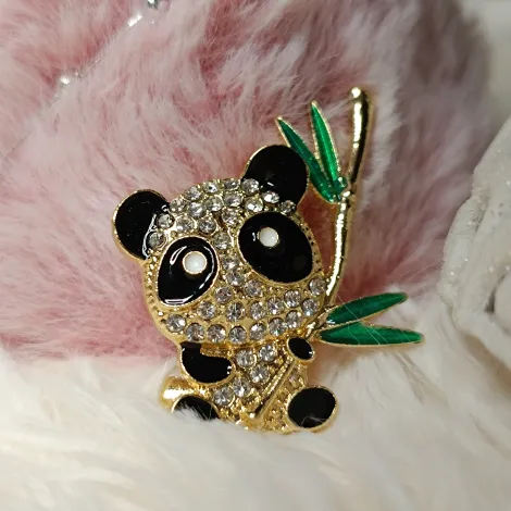 Broš model "Panda"