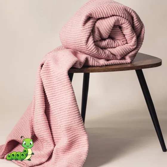 Ćebe lagano roze
