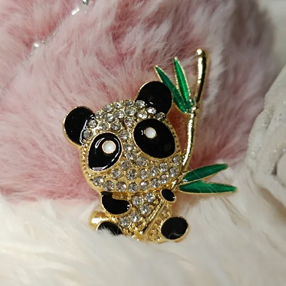 Broš model "Panda"