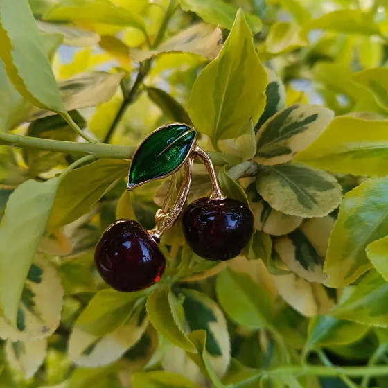 Broš model "Cherry"